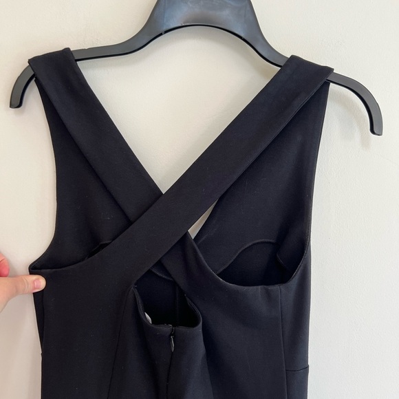 NWT Banana Republic Cross Back Sleeveless Black Ponte Dress, size 6 - Picture 5 of 11